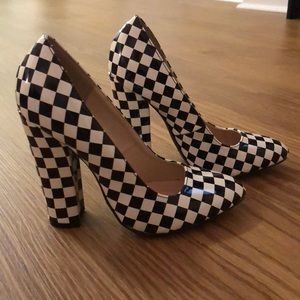 Checkered 5” almond toe pumps